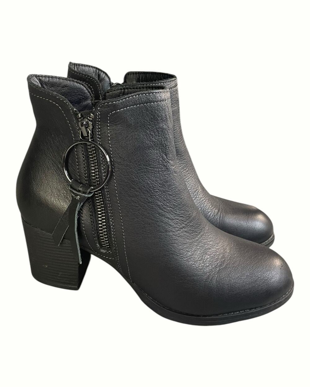 Skechers Women’s Size-8 Black Taxi Leather Ankle Booties